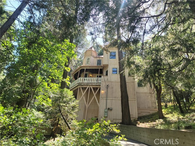 Property photo of 24083 Cresta DR