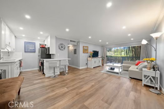 Property photo of 564 N Bellflower BL