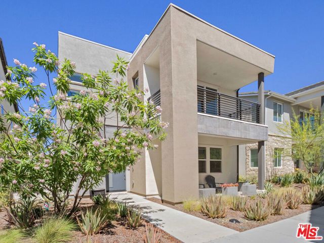 Property photo of 27717 Knoll View PL