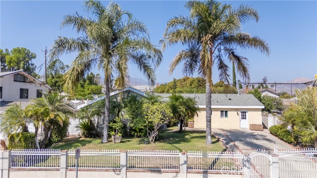 Property photo of 11044 Borden AV