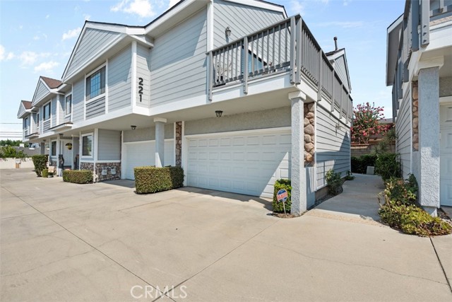 Property photo of 221 Violet AV
