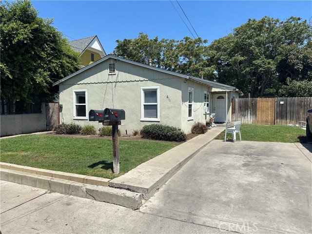 Property photo of 611 N Daisy AV