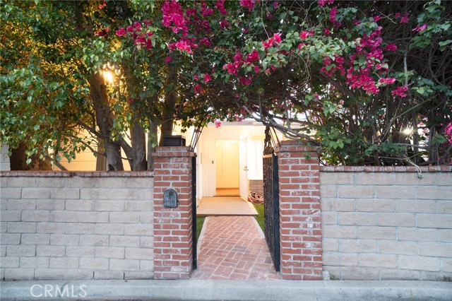 Property photo of 8428 Hollywood BL