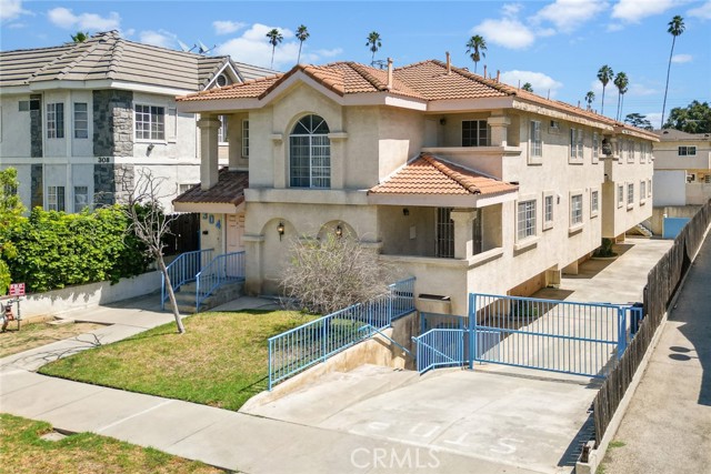 Property photo of 304 N Marguerita AV
