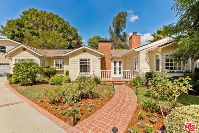 Property photo of 11191 Valley Spring PL