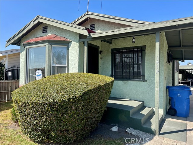 Property photo of 1619 W 68th