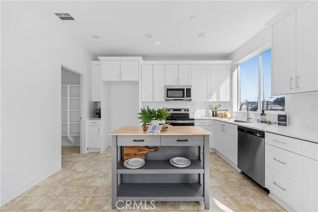 Property photo of 9423 N Sepulveda Blvd.