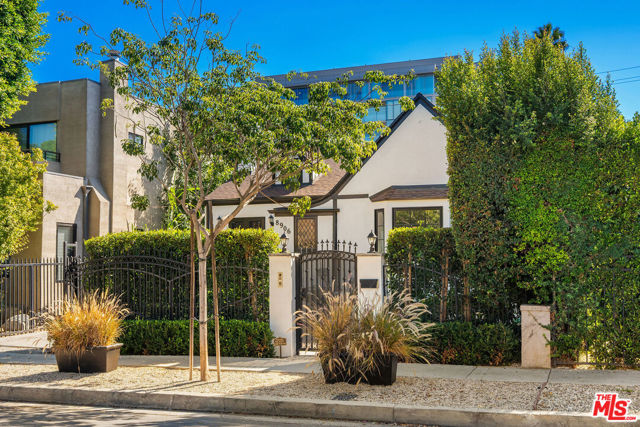 Property photo of 8906 Ashcroft AV