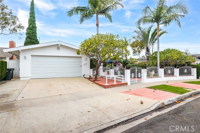 Property photo of 11101 Martha Ann Drive