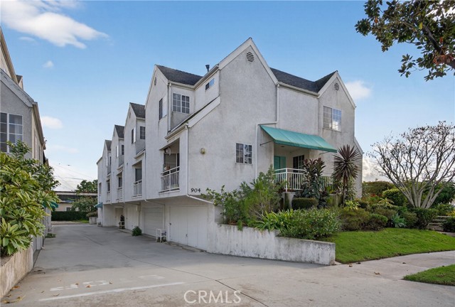 Property photo of 904 S 2nd