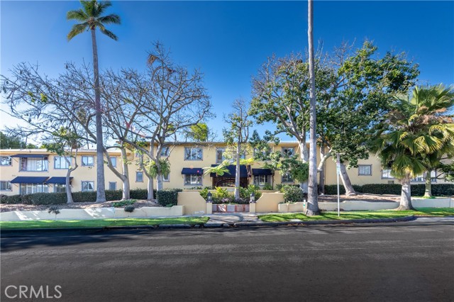 Property photo of 1615 N Laurel AV