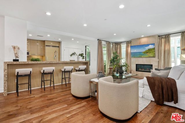 Property photo of 447 N Doheny DR