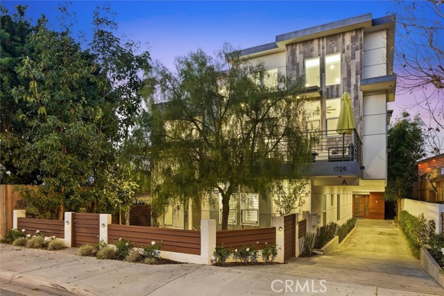 Property photo of 1729 Harriman LN