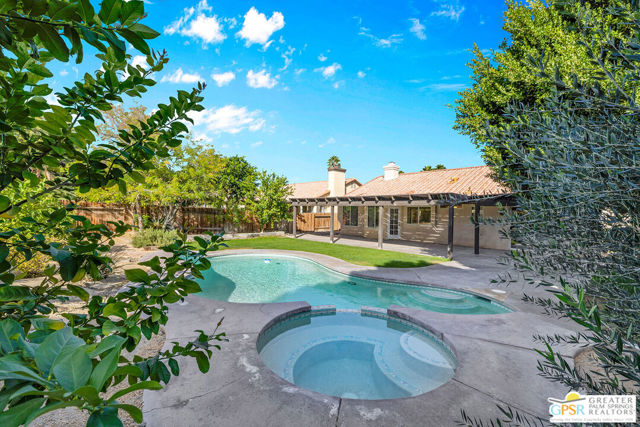 Property photo of 78805 La Palma DR