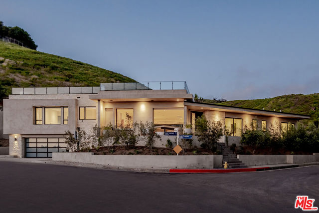 Photo of 1205 Las Lomas Pl