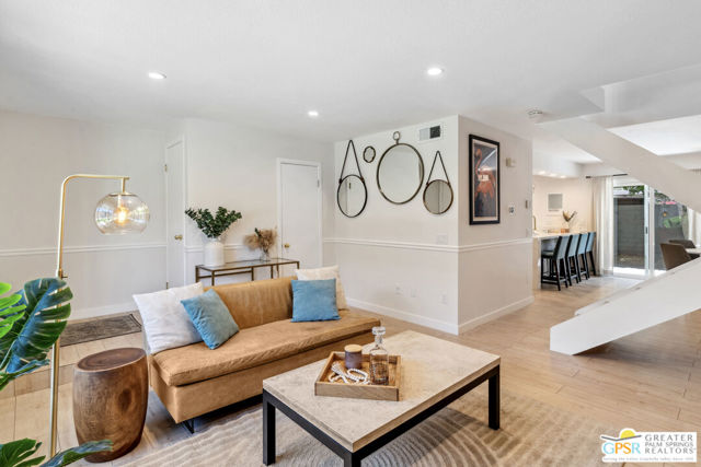 Property photo of 250 E Via Escuela