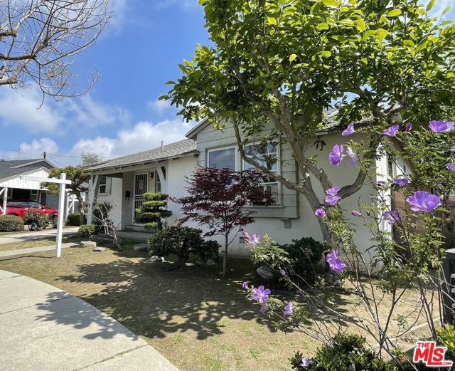 Property photo of 11616 Francis PL