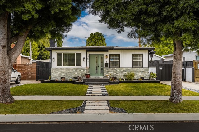 Property photo of 5893 E Adderley DR