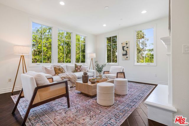 Photo of 6241 Crescent Park