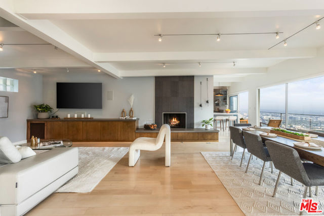 Property photo of 8558 Hollywood BL
