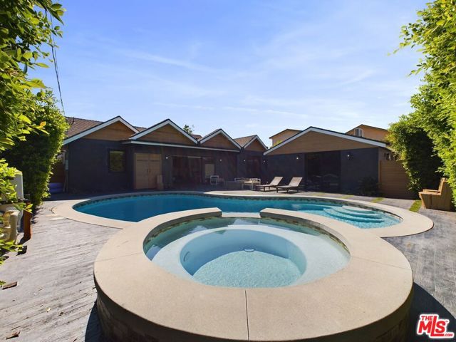 Property photo of 5109 Longridge AV
