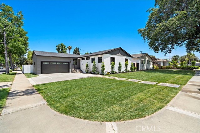 Property photo of 2405 Larchmont AV