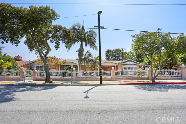 Property photo of 640 S Azusa AV