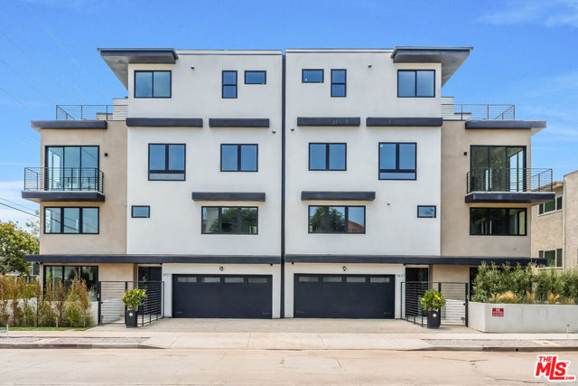Property photo of 1861 Barry Avenue