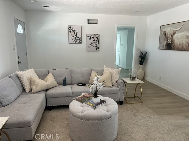 Photo of 9398 Exeter Av