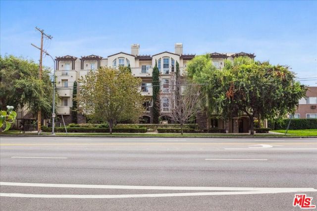 Photo of 14242 Burbank Bl