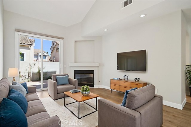 Property photo of 116 Almador