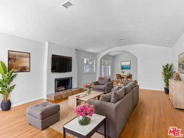 Property photo of 2148 Veteran AV