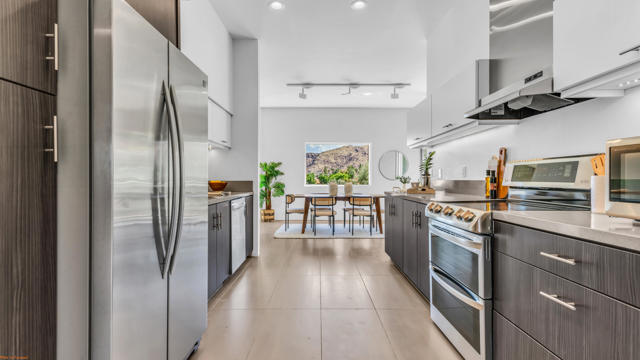 Property photo of 529 Desert Lakes CR