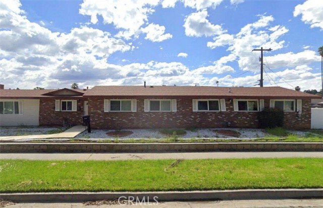 Property photo of 975 Brookside AV