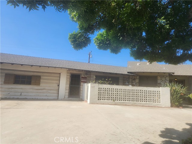 Property photo of 1549 N Oaks CT