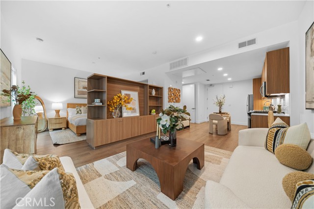 Property photo of 709 E Walnut ST