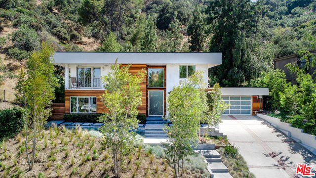 Property photo of 10832 Wrightwood LN