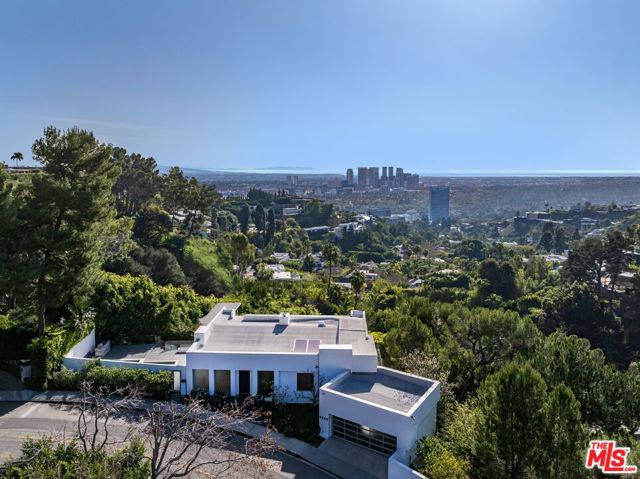 Property photo of 1654 N Doheny DR