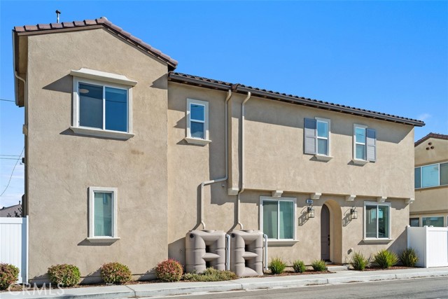 Property photo of 1654 W Plaza Del Amo