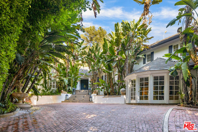 Property photo of 5630 Valley Oak DR