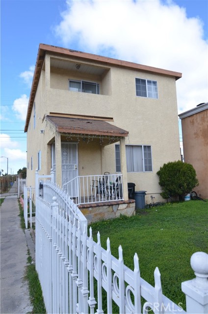 Property photo of 451 E 111th PL