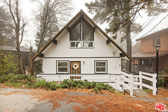 Property photo of 771 W Victoria CT