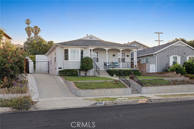 Photo of 633 N Leland Av