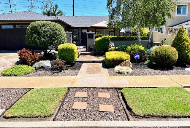 Property photo of 11142 Bertha PL