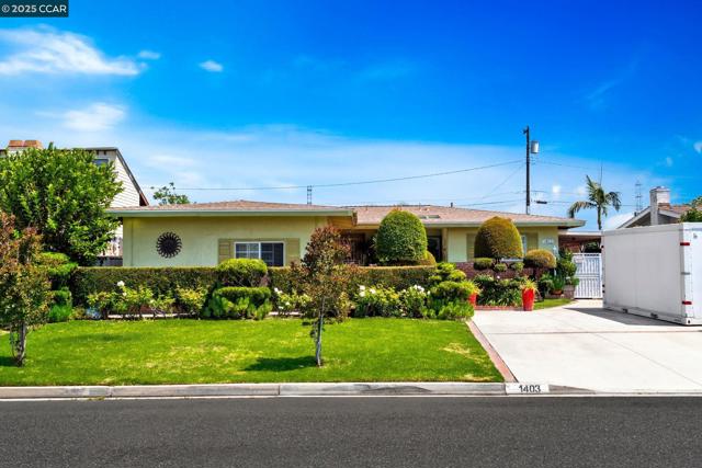 Property photo of 1403 W Holgate Dr