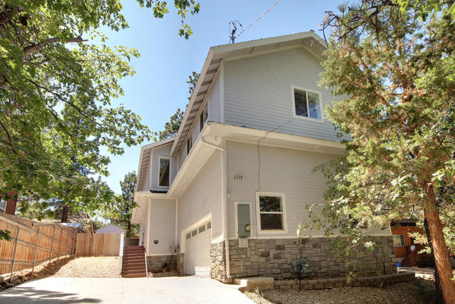 Property photo of 826 Santa Barbara AV