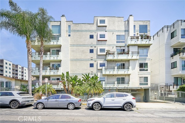 Property photo of 1036 S Serrano AV