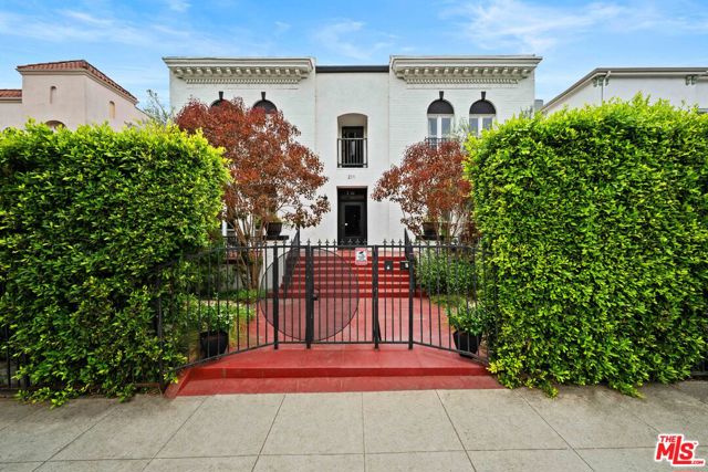 Property photo of 211 S Berendo ST