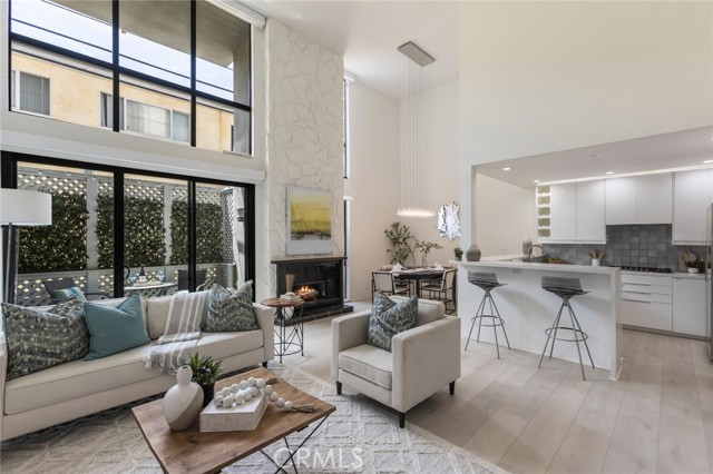 Property photo of 1007 S Catalina AV