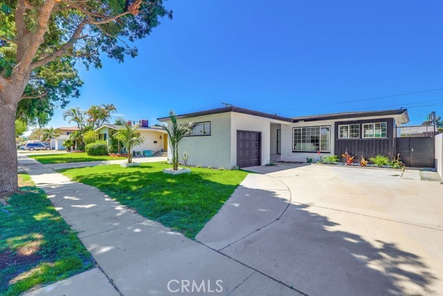 Property photo of 14423 Dumont Avenue
